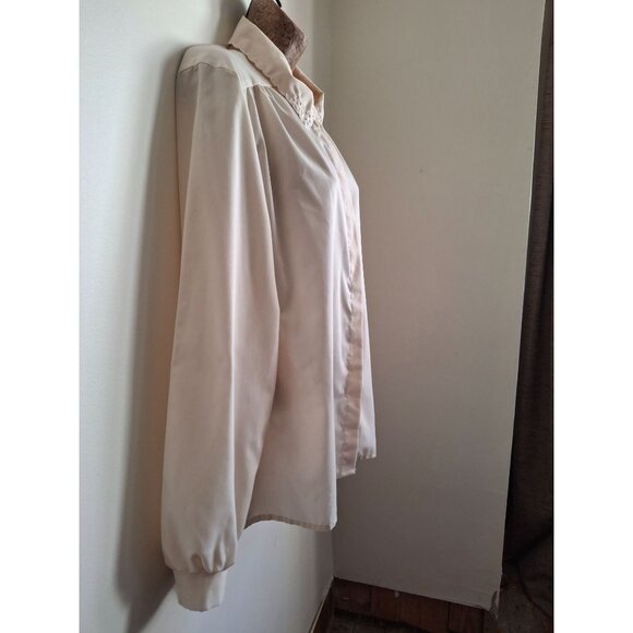 Vintage Cream Button-Up Blouse With Embroidered Lace Collar & Long Sleeves - Picture 3 of 14
